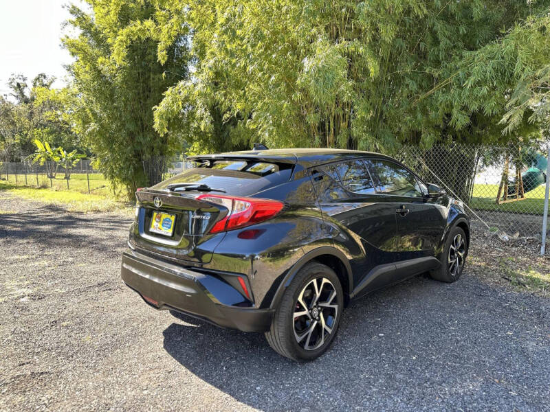 2019 Toyota C-HR Limited photo 4