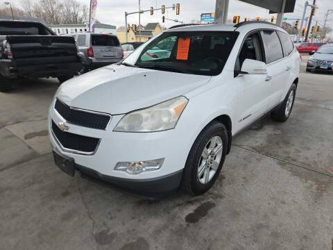 2009 Chevrolet Traverse for sale at SpringField Select Autos in Springfield IL