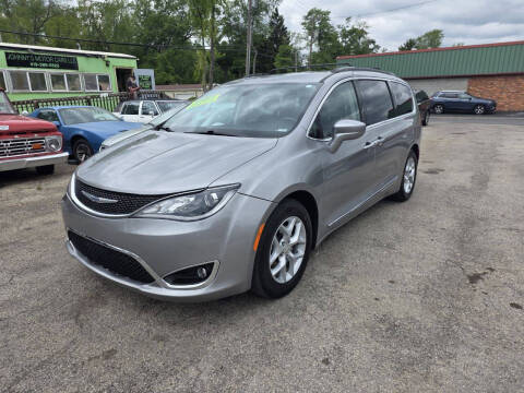 2017 Chrysler Pacifica Touring-L