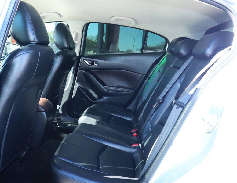 2018 Mazda MAZDA3 Touring