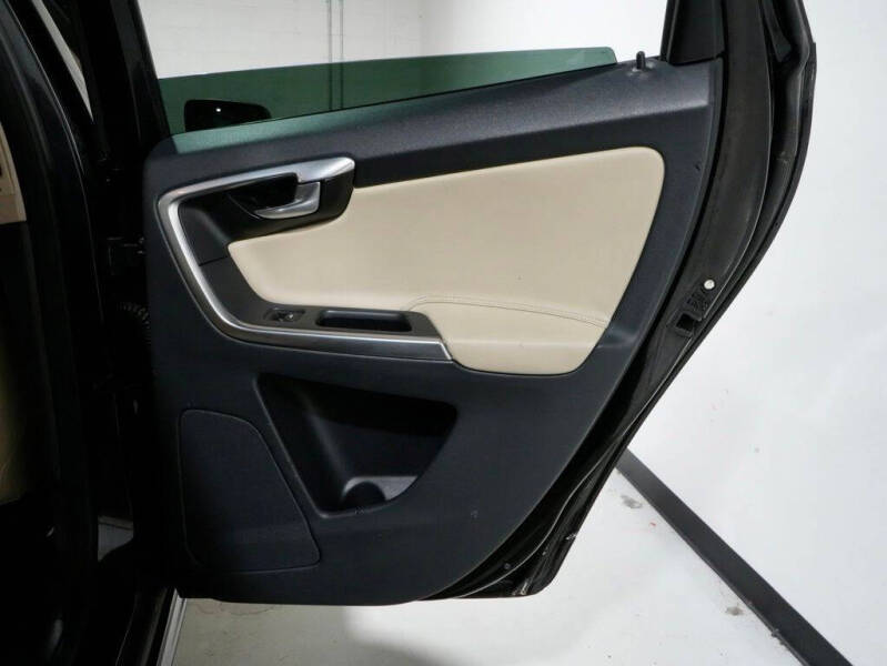 2017 Volvo XC60 T5 Dynamic