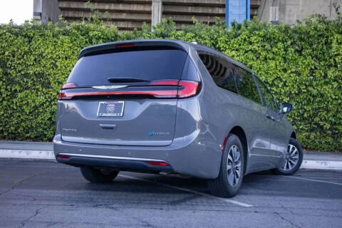 2021 Chrysler Pacifica Hybrid Touring L