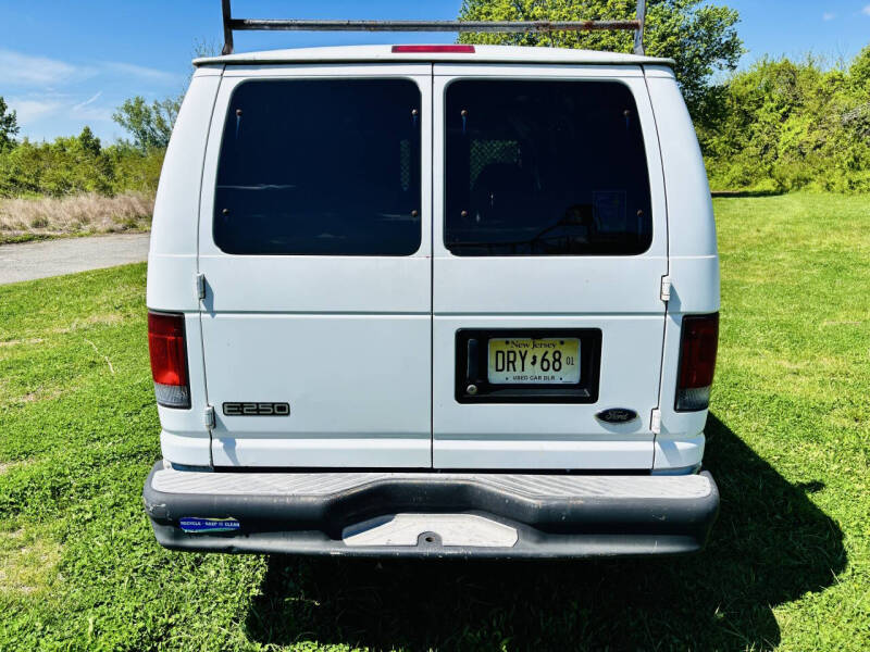 2003 Ford E-Series E-250