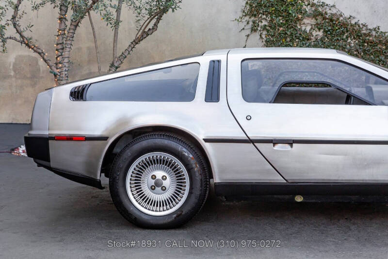 1981 DeLorean DMC-12