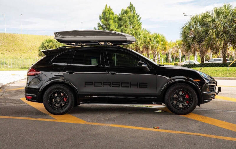 2013 Porsche Cayenne GTS