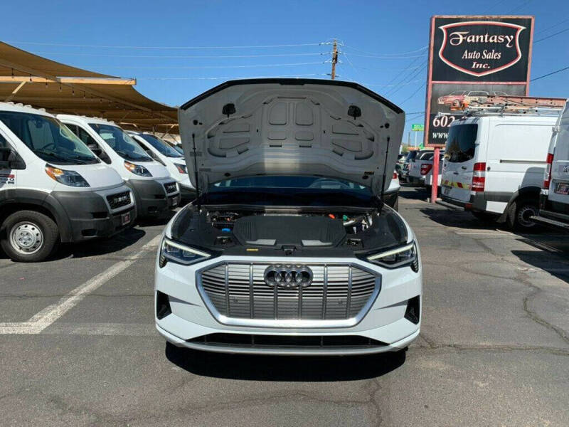 2019 Audi e-tron quattro Prestige