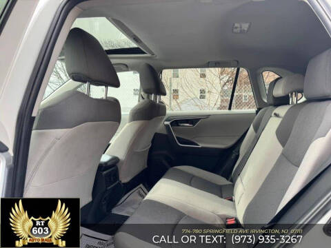 2021 Toyota RAV4 Hybrid XLE