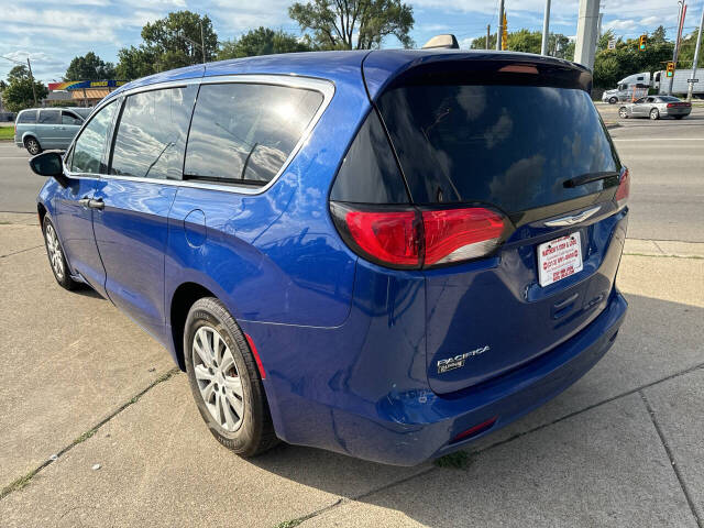 2019 Chrysler Pacifica for sale at Matthew's Stop & Look Auto Sales in Detroit, MI