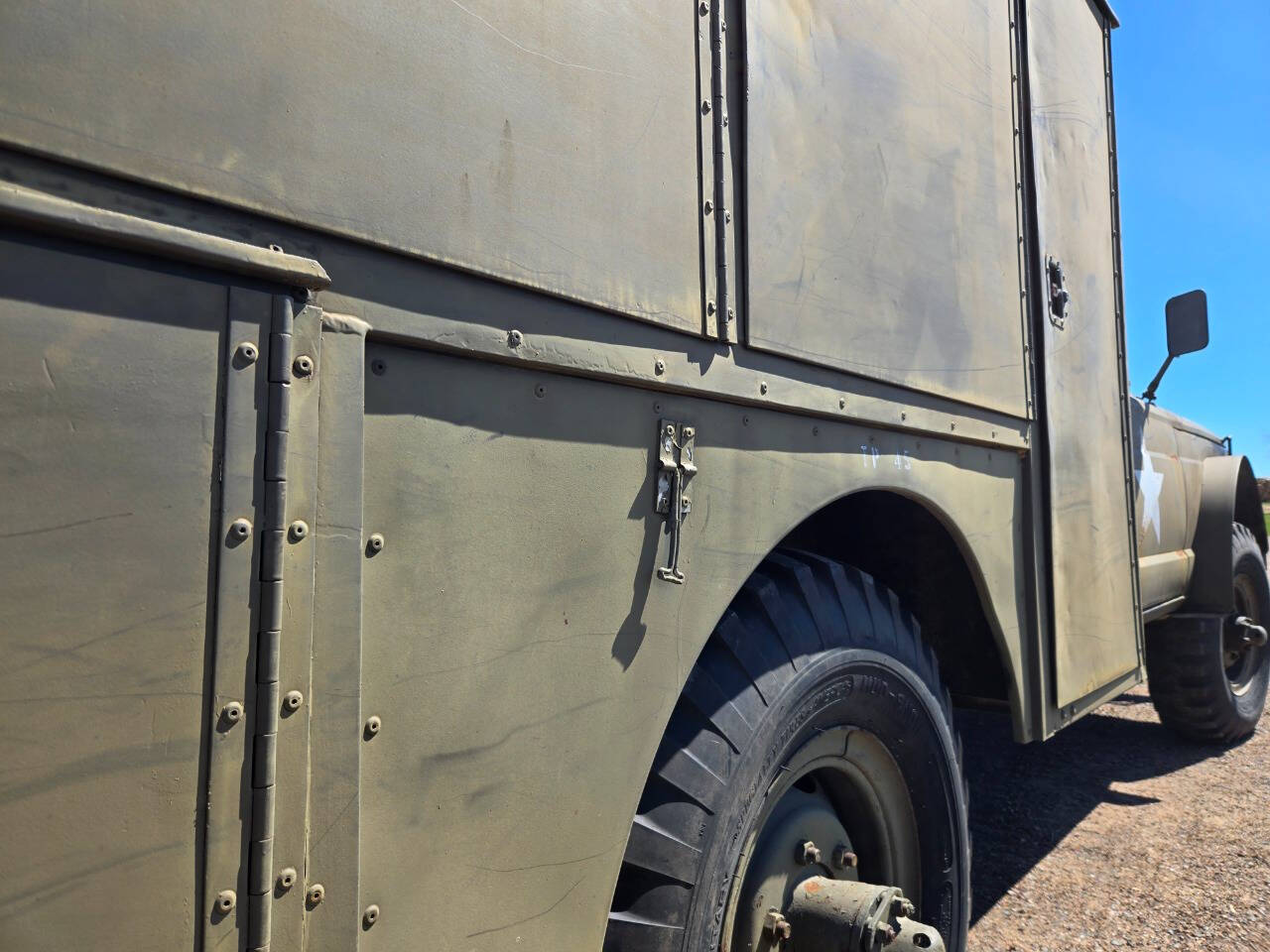 1971 Jeep M724 37