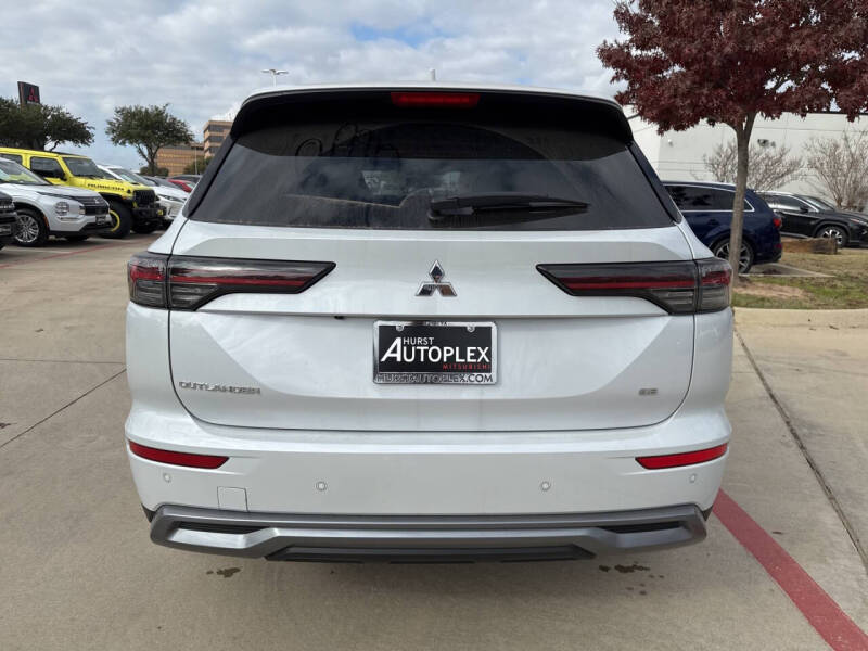 2026 Mitsubishi Outlander SE