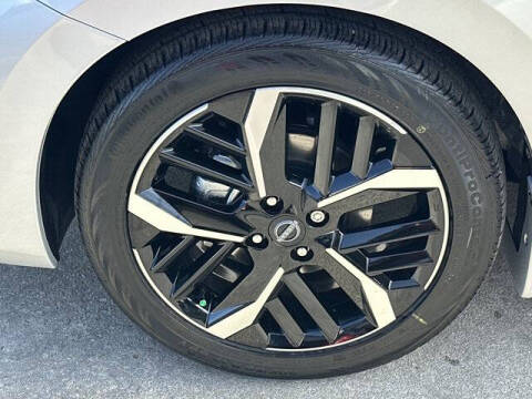 2025 Nissan Versa SR