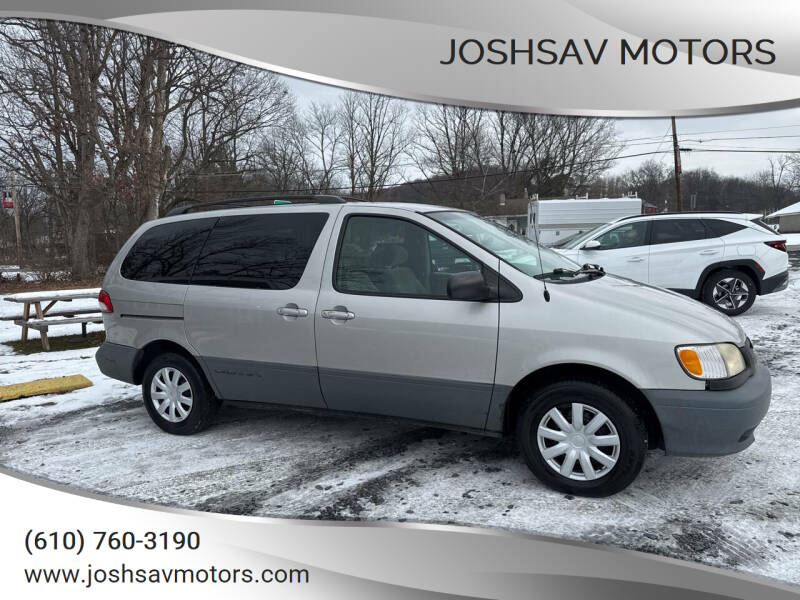 2003 Toyota Sienna LE's photo