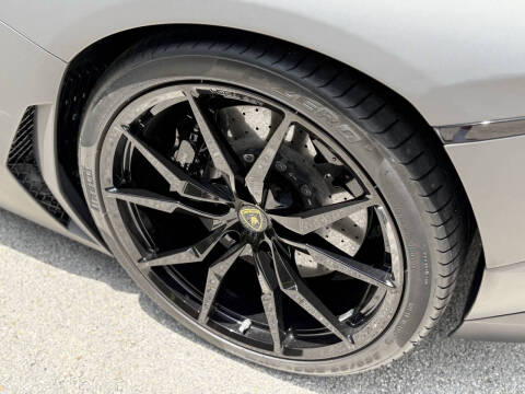 2013 Lamborghini Aventador LP 700-4