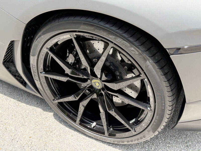 2013 Lamborghini Aventador LP 700-4