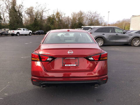 2025 Nissan Altima 2.5 SR