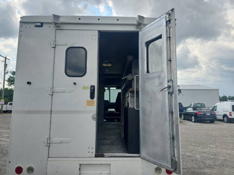 2015 Freightliner MT45 Chassis