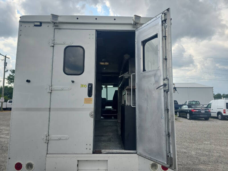 2015 Freightliner MT45 Chassis