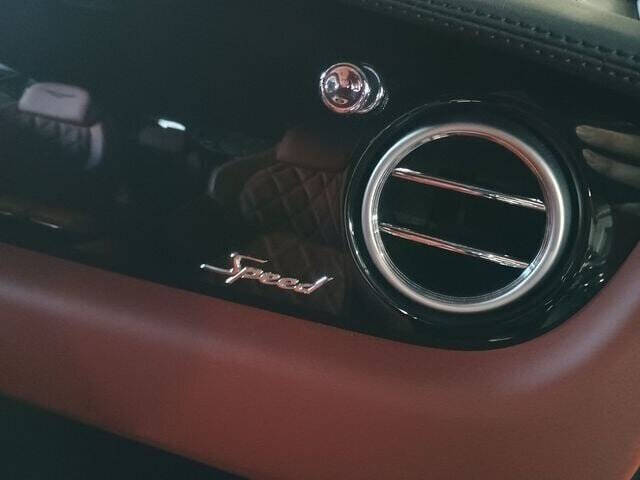 2015 Bentley Continental 21