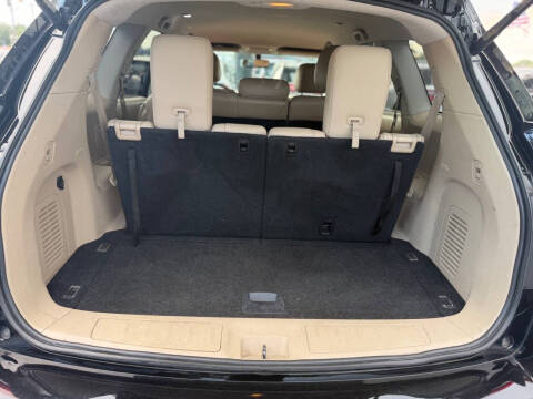 2017 Nissan Pathfinder SL