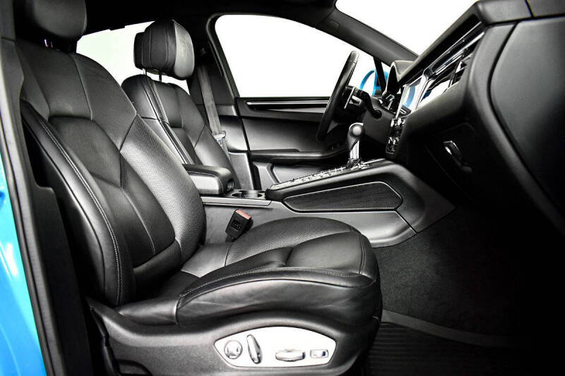 2019 Porsche Macan S