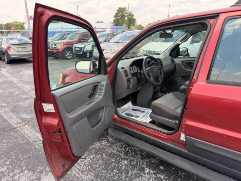 2003 Ford Escape XLS Popular