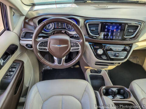 2017 Chrysler Pacifica Touring-L