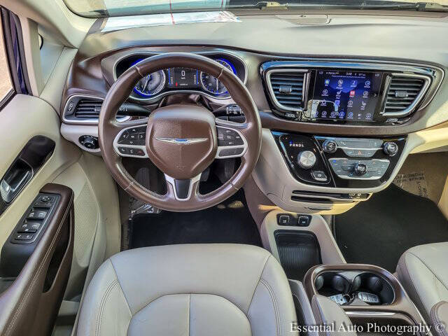 2017 Chrysler Pacifica Touring-L