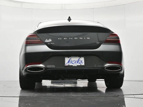2022 Genesis G70
