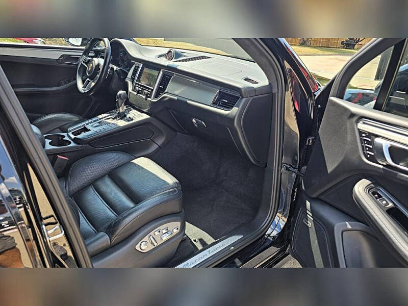 2016 Porsche Macan Turbo