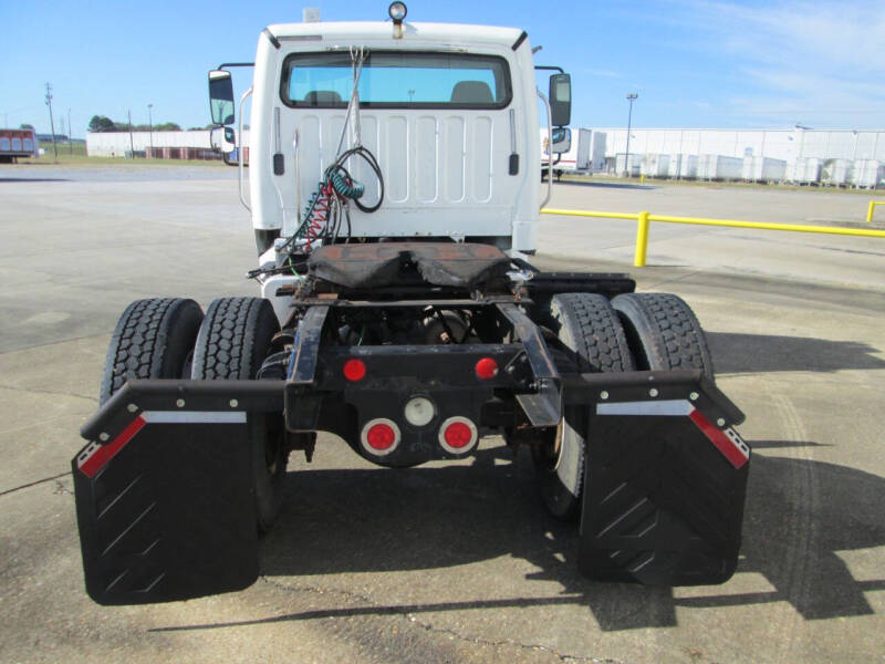 2005 Freightliner Business class M2