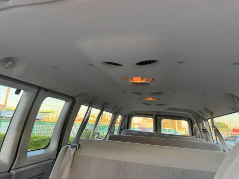 2006 Ford E-Series E-350 SD XLT