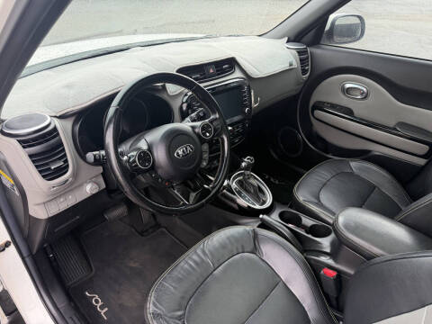 2015 Kia Soul +