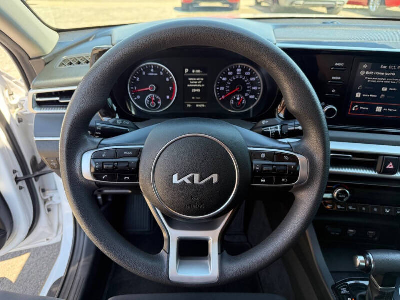 2022 Kia K5 LXS