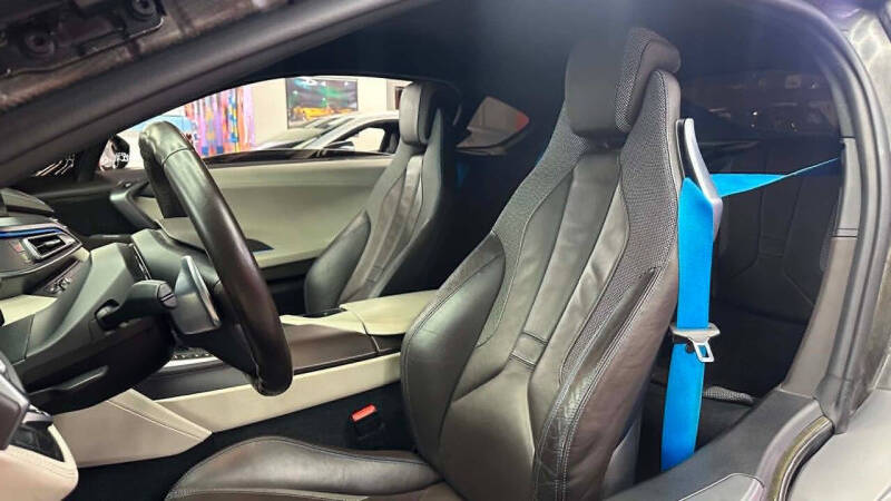 2016 BMW i8