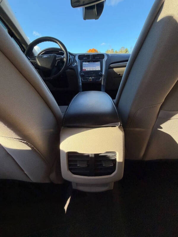 2019 Ford Fusion Hybrid SE