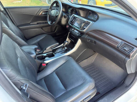 2017 Honda Accord Hybrid Touring