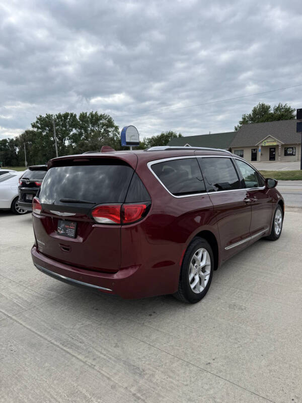2017 Chrysler Pacifica Touring-L Plus