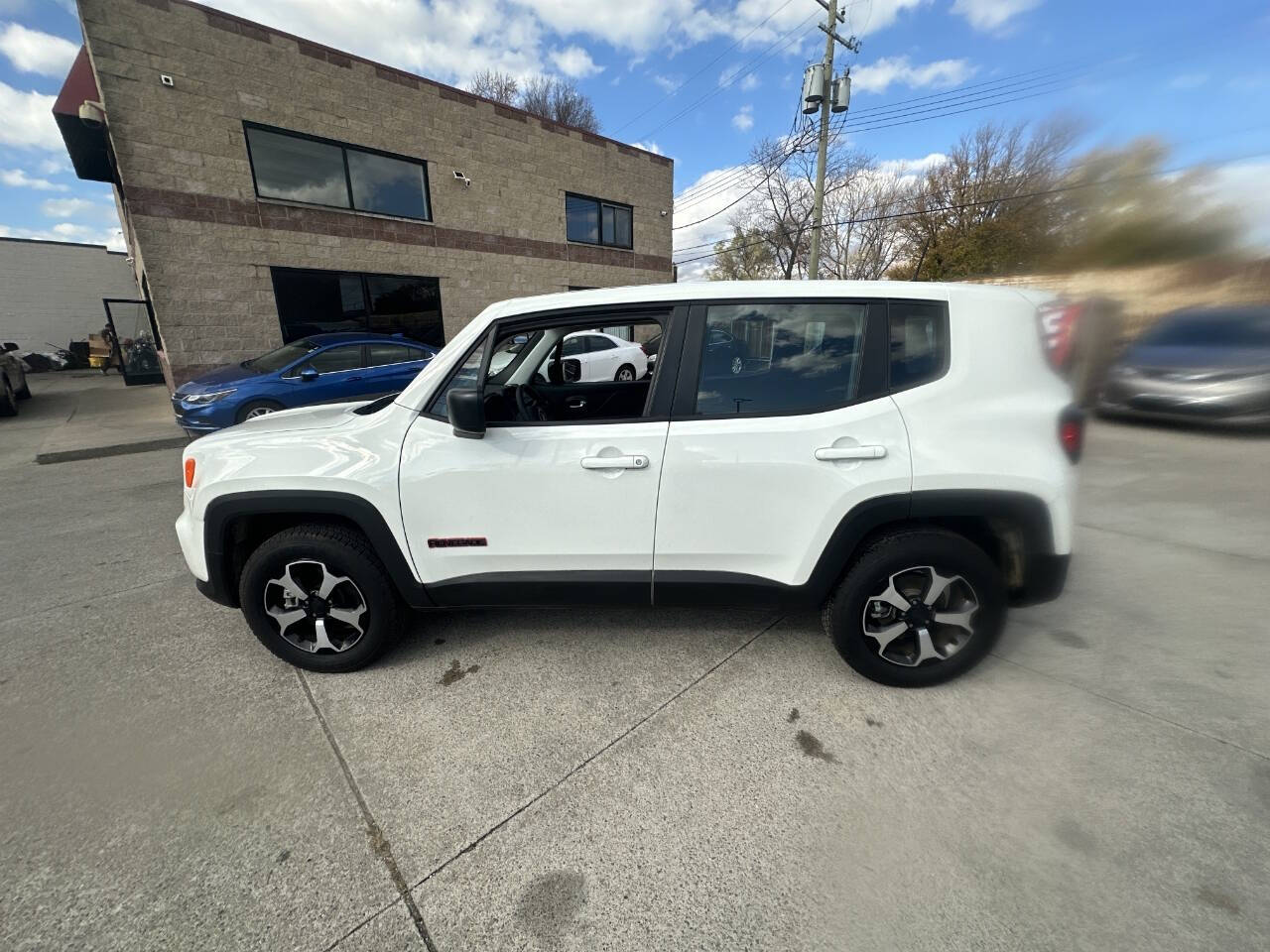 2022 Jeep Renegade for sale at VIP Motor Sales in Hazel Park, MI