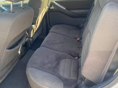 2012 Nissan Pathfinder LE