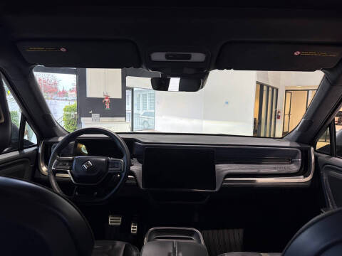 2024 Rivian R1T Adventure