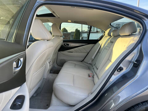 2014 Infiniti Q50 Premium