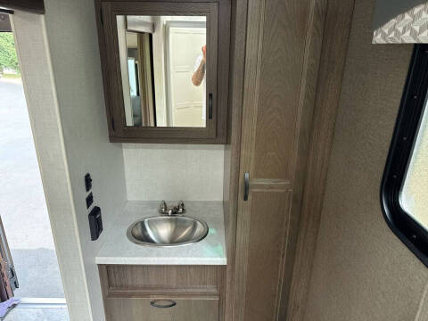 2020 Winnebago Voyage
