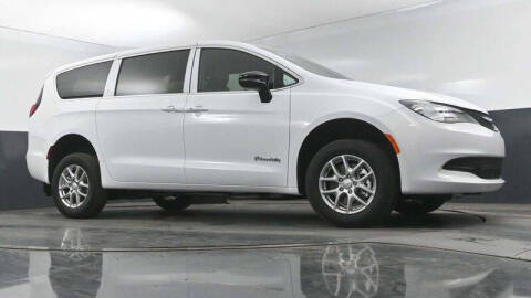 2025 Chrysler Voyager LX