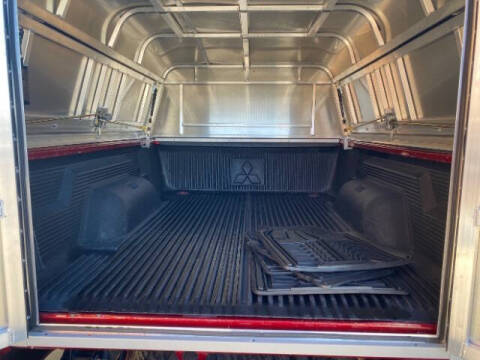 2006 Mitsubishi Raider Duro Cross V8