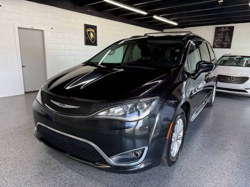 2017 Chrysler Pacifica Touring-L