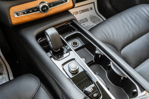 2025 Volvo XC90 B6 Plus Bright Theme 7P