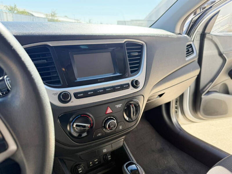 2019 Hyundai Accent SE