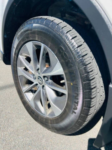 2018 Toyota RAV4 Hybrid LE