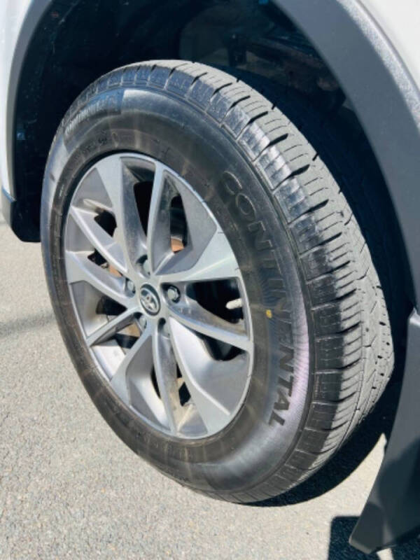 2018 Toyota RAV4 Hybrid LE