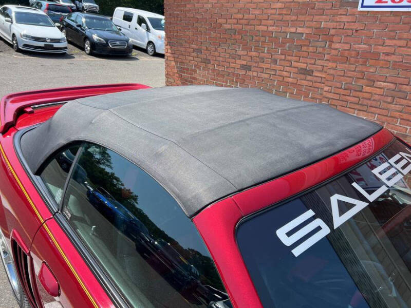 2004 Ford Mustang GT Deluxe